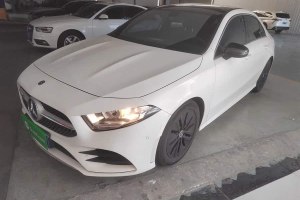 奔馳A級 奔馳  改款 A 180 L 運(yùn)動轎車