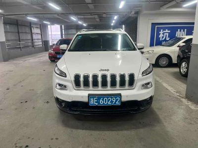 2017年1月 Jeep 自由光 2.0L 優(yōu)越版圖片