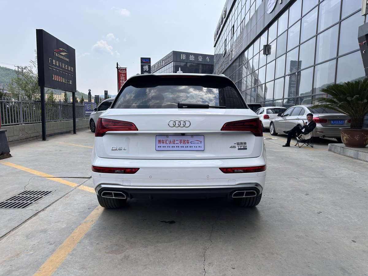 奧迪 奧迪Q5L  2022款 改款 45T 豪華動感型圖片