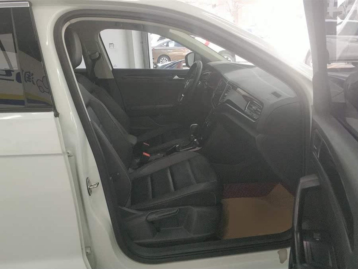 大眾 T-ROC探歌  2019款 280TSI DSG四驅(qū)舒適型 國(guó)VI圖片