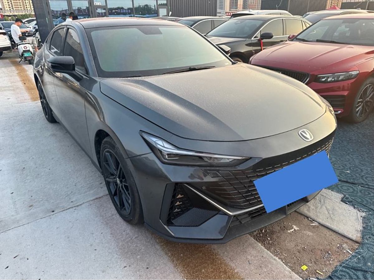 長(zhǎng)安 長(zhǎng)安UNI-V  2022款 1.5T 尊貴型圖片