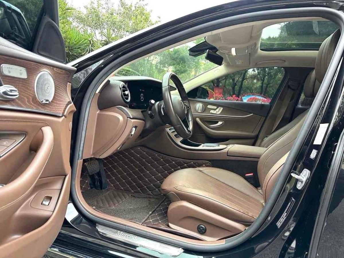 奔馳 奔馳E級(jí)  2019款 改款 E 300 L 豪華型圖片