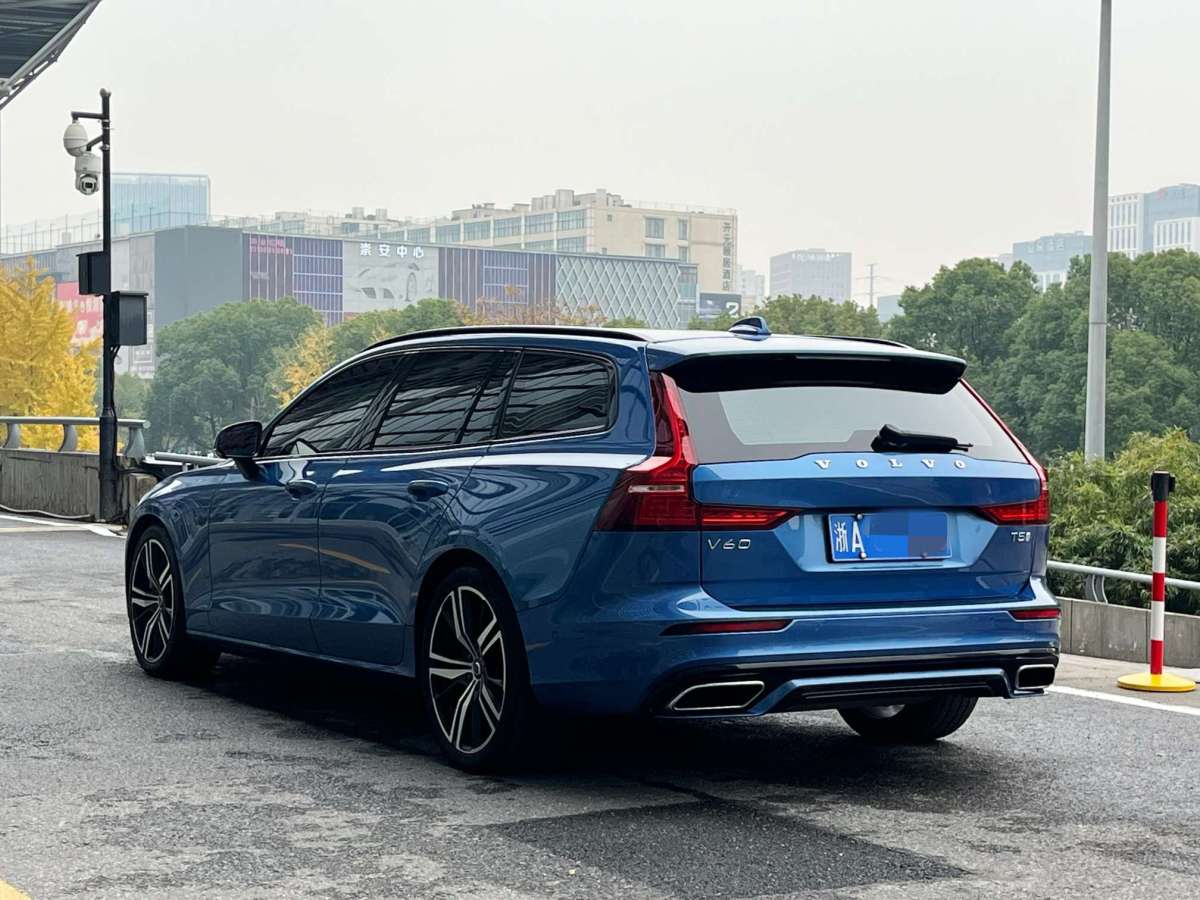 沃爾沃 V60  2020款 T5 智遠(yuǎn)運(yùn)動版圖片