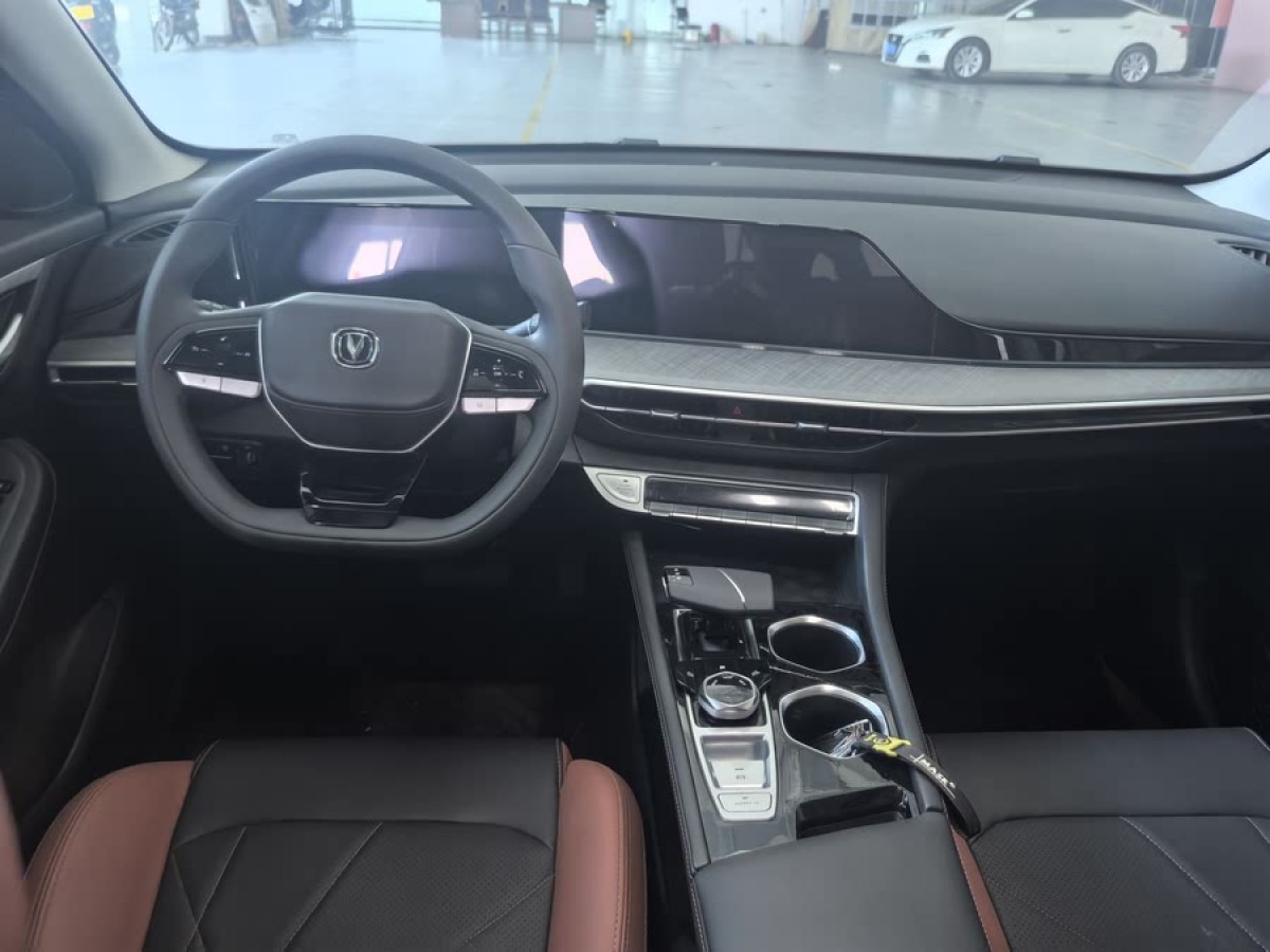 長安 逸動  2024款 PLUS 藍鯨NE 1.4T GDI DCT高能版圖片