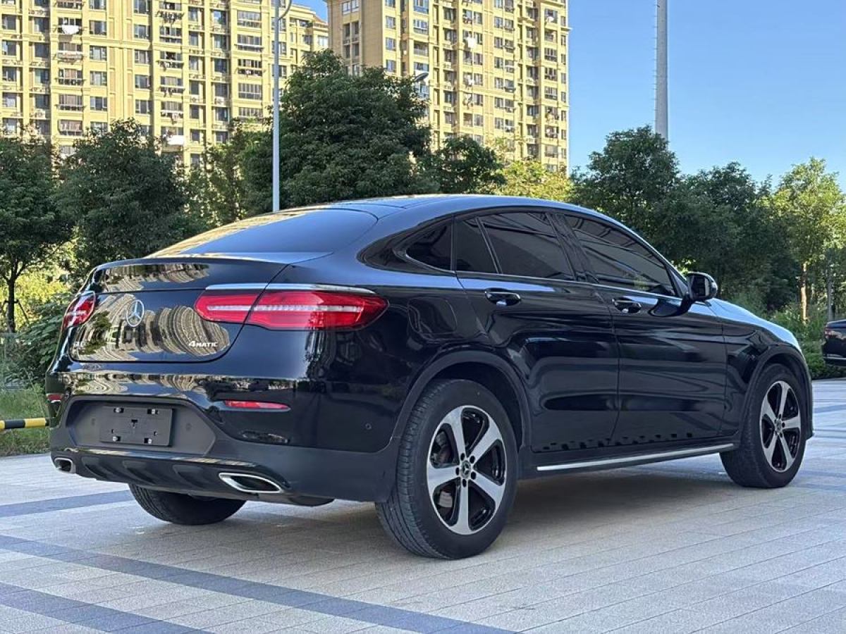 奔馳 奔馳GLC  2023款 GLC 300 4MATIC 轎跑SUV圖片