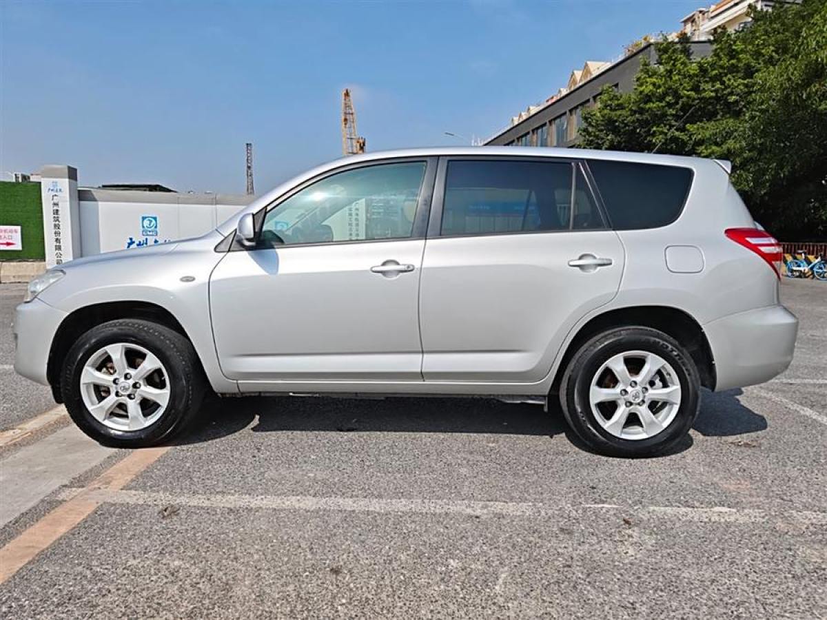 豐田 RAV4榮放  2011款 2.0L 自動(dòng)經(jīng)典版圖片