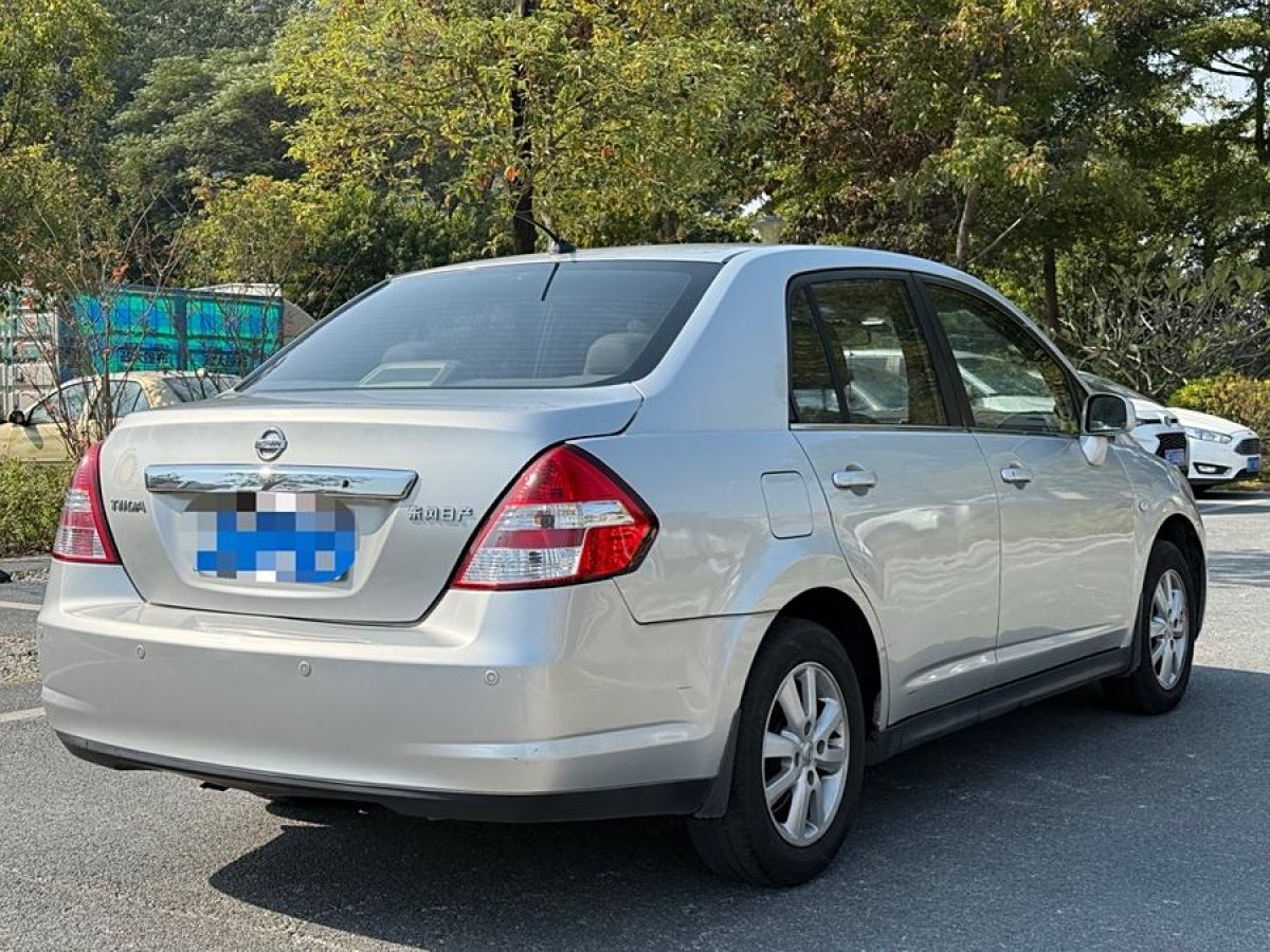 日產(chǎn) 頤達(dá)  2009款 1.6L 自動(dòng)科技版圖片