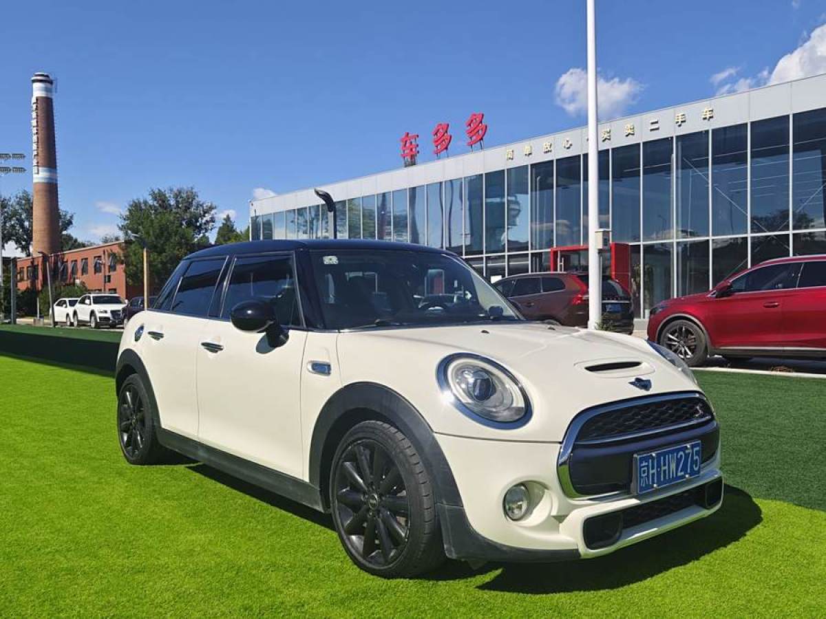 2017年1月MINI MINI  2016款 2.0T COOPER S 表現(xiàn)派 五門版