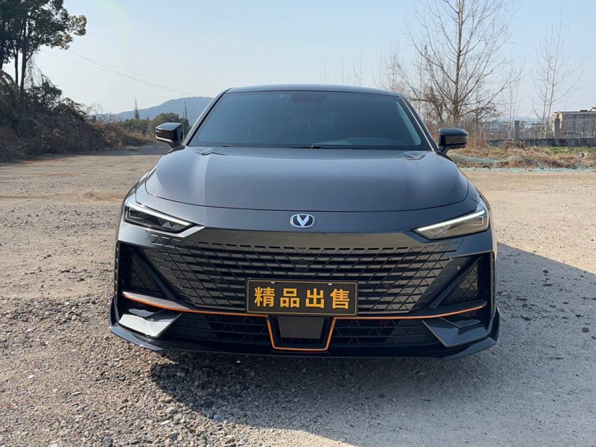 長安 長安UNI-V  2023款 1.5T 尊貴型圖片