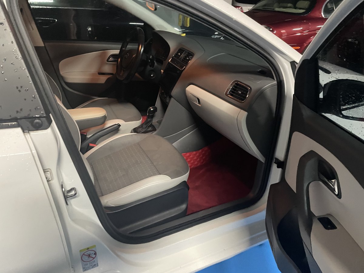 2015年1月大众 Polo  2014款 1.4L 自动舒适版