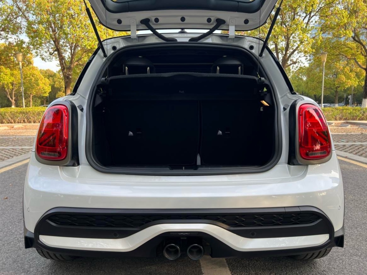 MINI MINI  2023款 2.0T COOPER S 國(guó)王十字特別版圖片