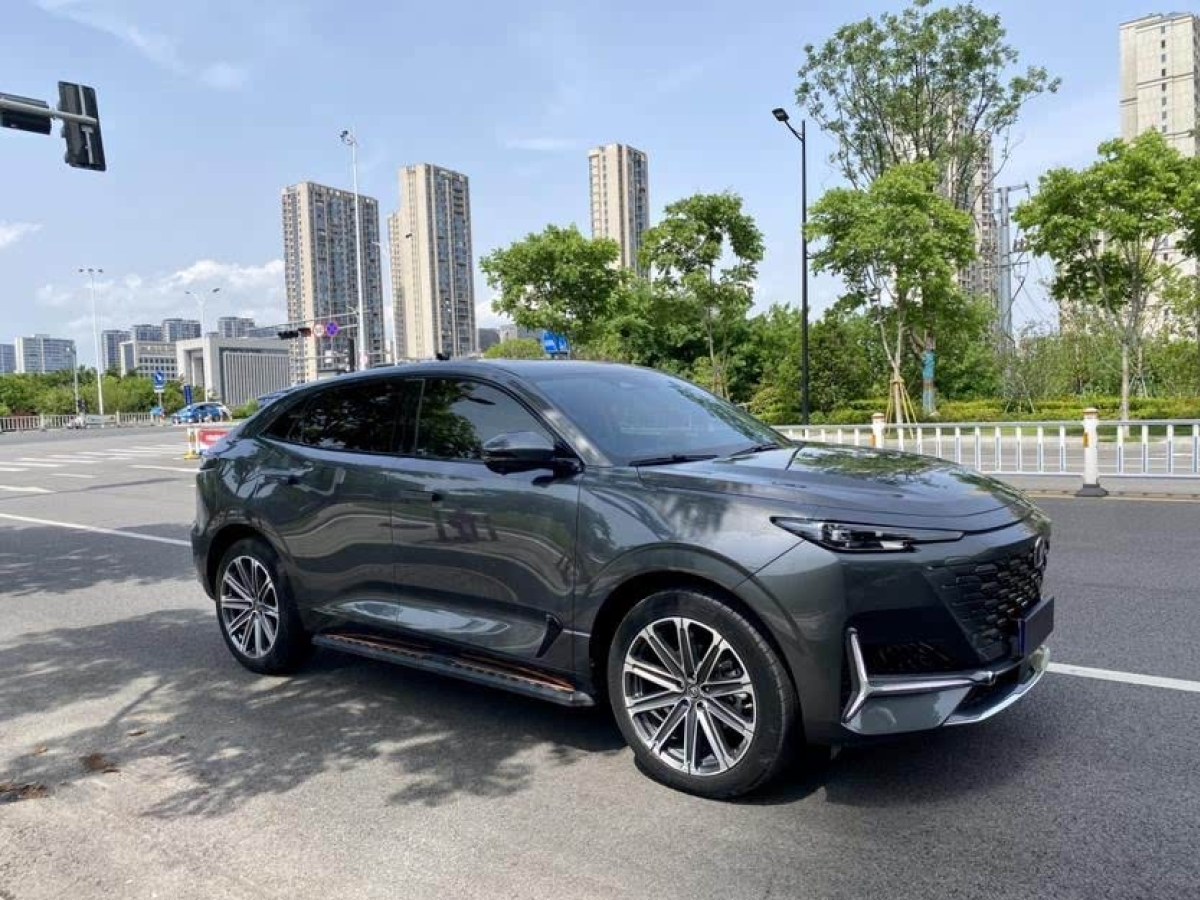 長安 長安UNI-K  2021款 2.0T 尊貴型圖片