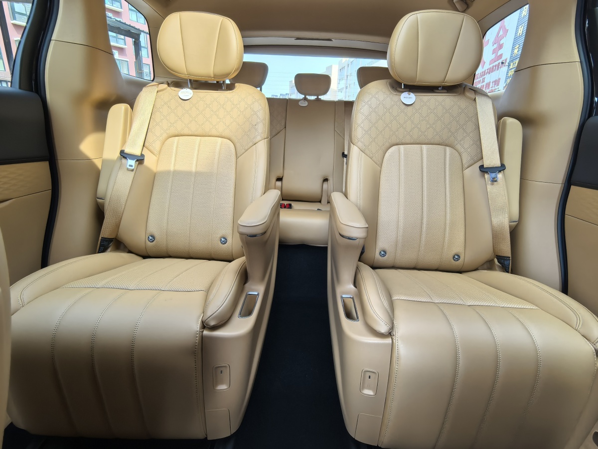嵐圖 夢想家  2024款 PHEV 超長續(xù)航尊貴版圖片
