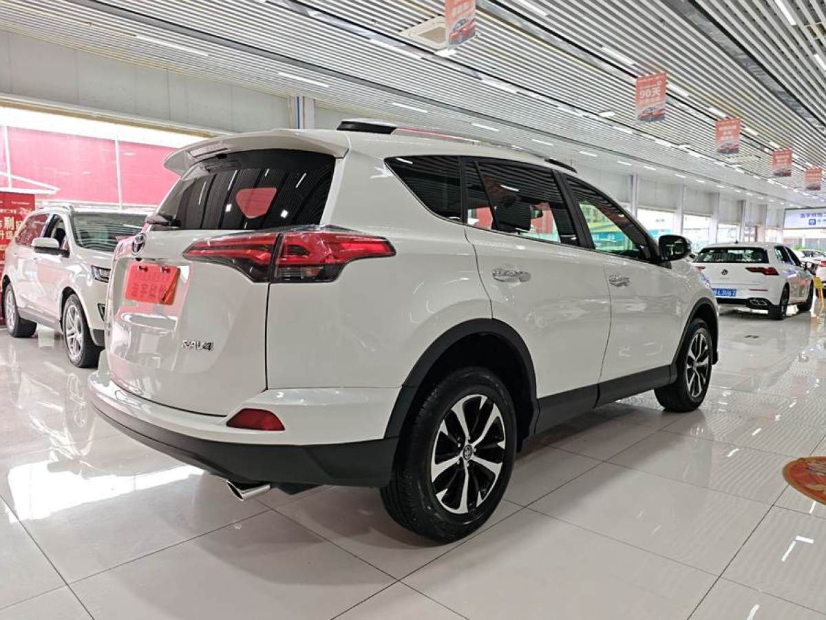 2018年9月豐田 RAV4榮放  2016款 2.0L CVT兩驅(qū)風(fēng)尚版