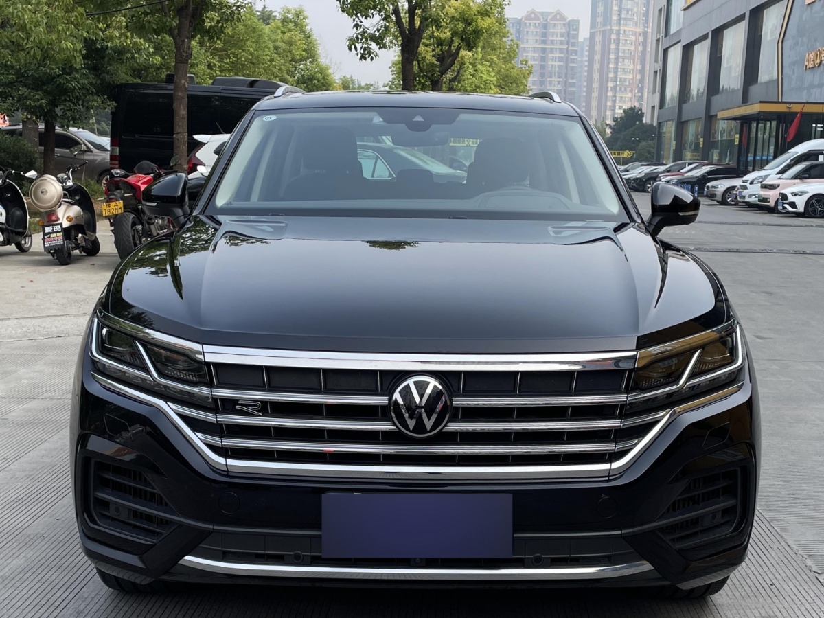 大众 途锐  2022款 3.0TSI 锐享版 经典运动套装图片