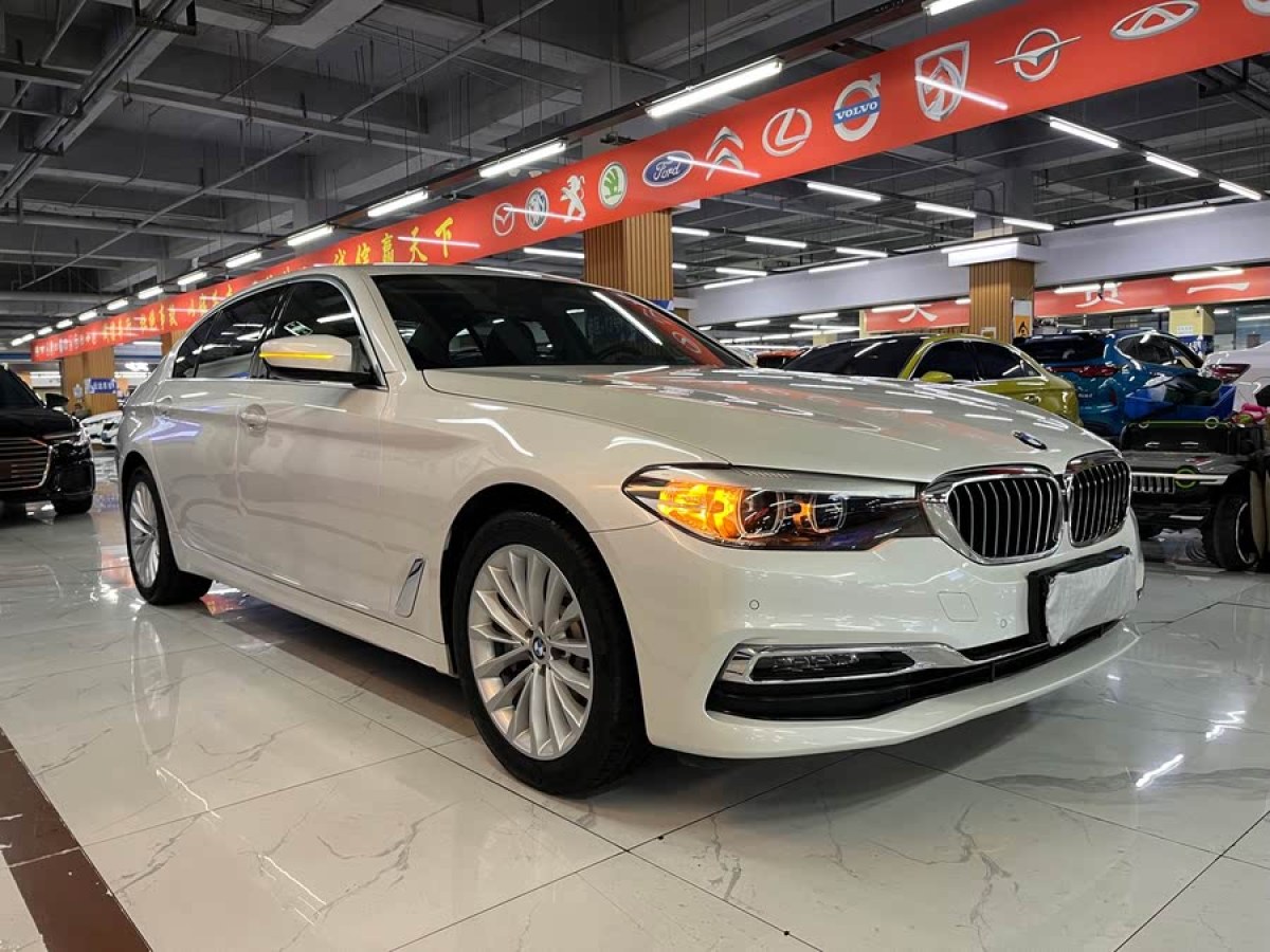 寶馬 寶馬5系  2019款  改款 530Li 領(lǐng)先型 豪華套裝圖片