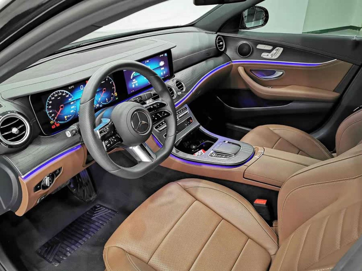 奔馳 奔馳E級  2023款 改款 E 300 L 時尚型圖片
