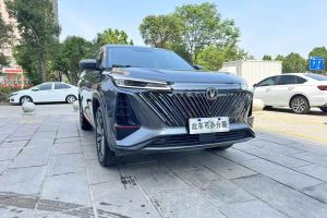 UNI-T 長安 1.5T 卓越型
