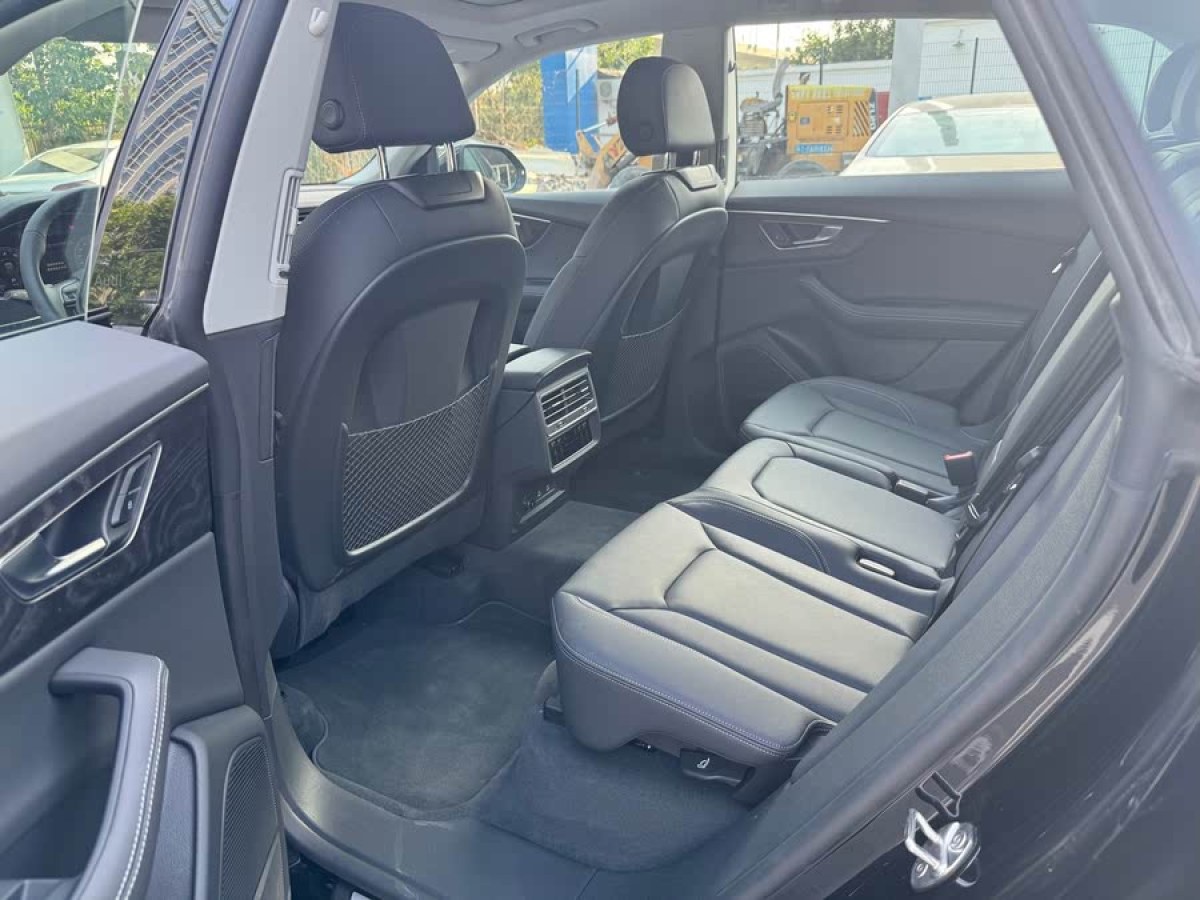 奧迪 奧迪Q8  2023款 55 TFSI 豪華動感型圖片