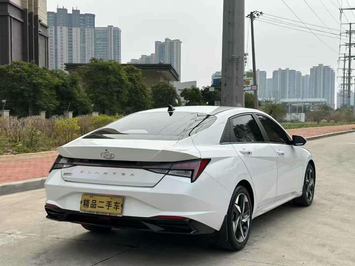 現(xiàn)代 伊蘭特  2022款 1.5L CVT 20周年紀(jì)念款圖片