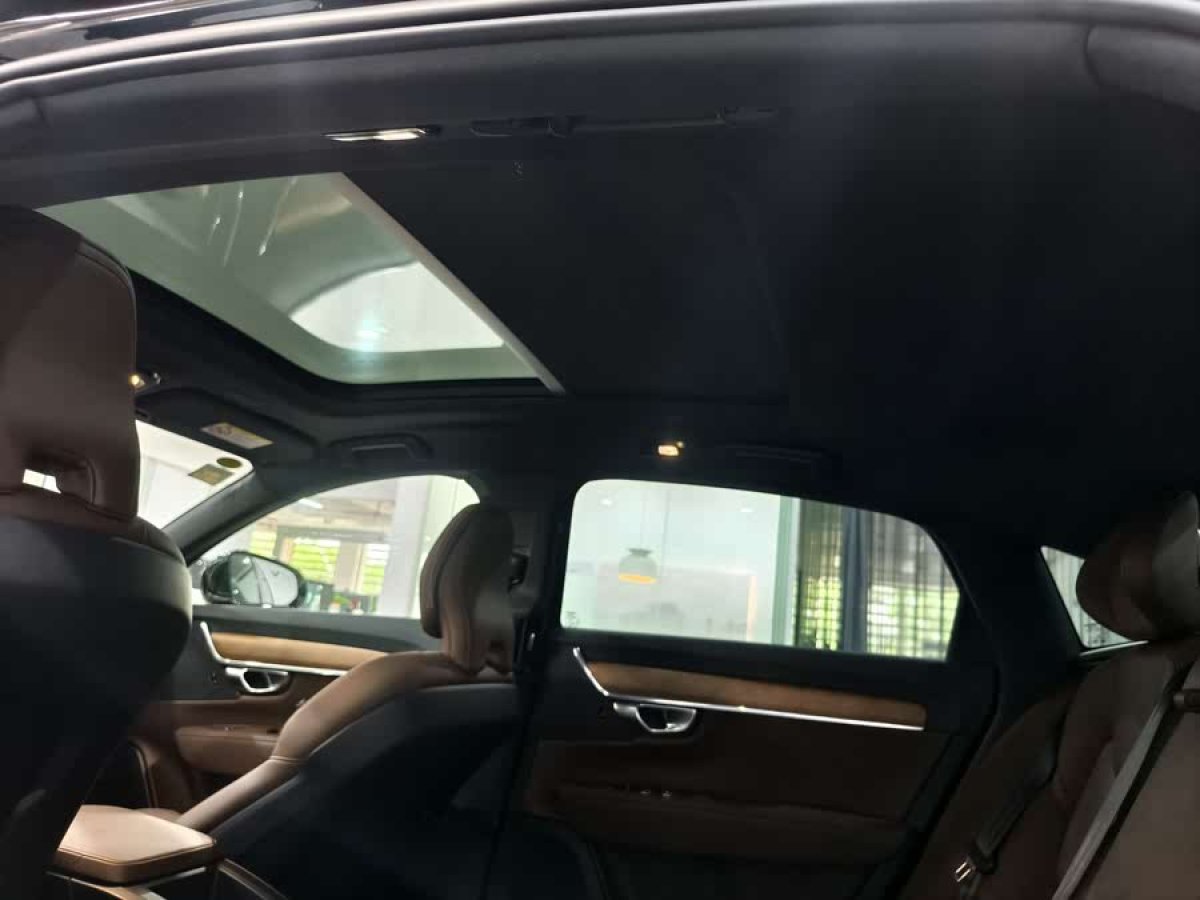 沃爾沃 S90  2023款 B5 智逸豪華版圖片