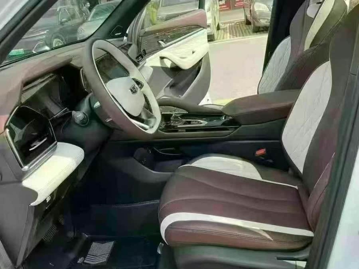 吉利 星越L  2021款 2.0TD DCT EVO兩驅(qū)旗艦型圖片
