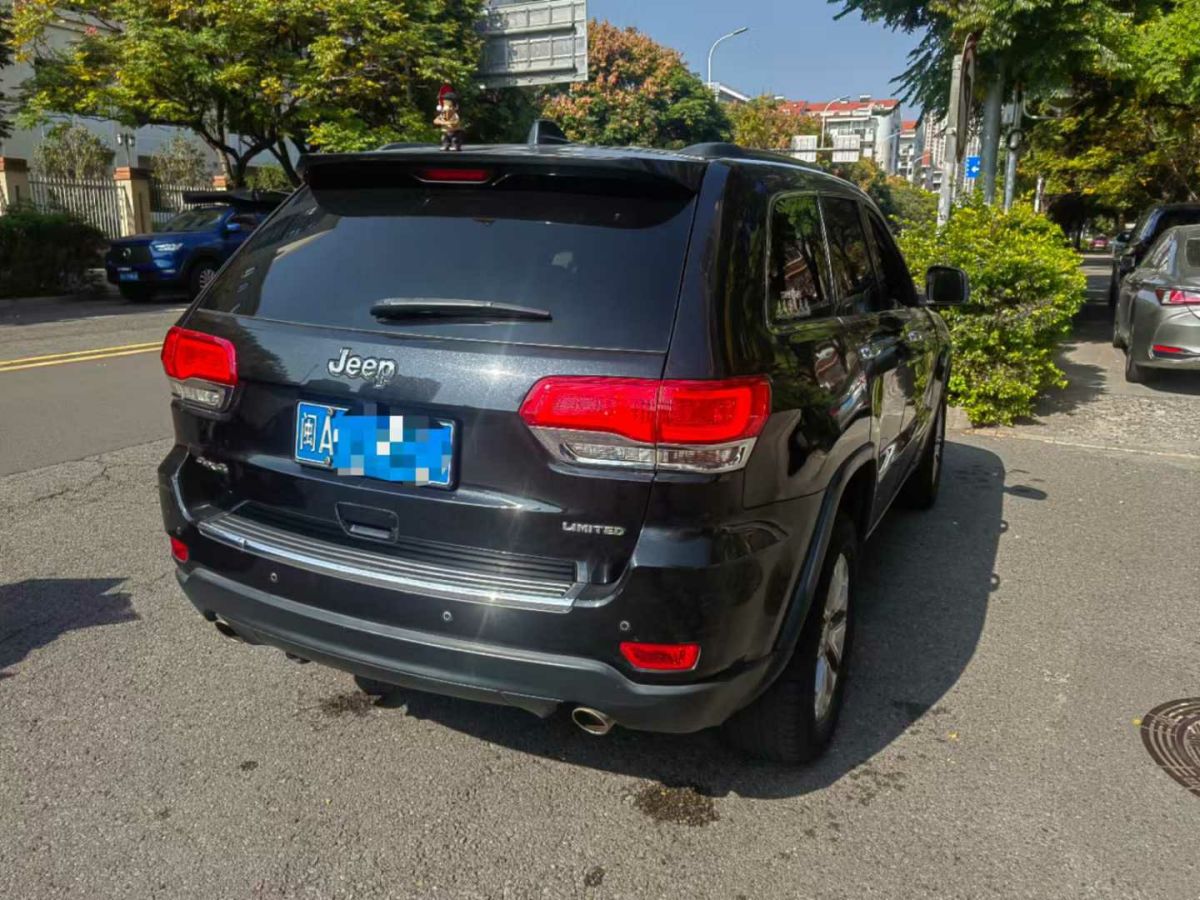 Jeep 大切諾基  2014款 3.0L 舒享導(dǎo)航版圖片