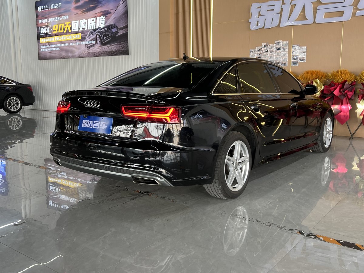 奧迪 奧迪Q3  2018款 30周年年型 30 TFSI 風(fēng)尚型圖片