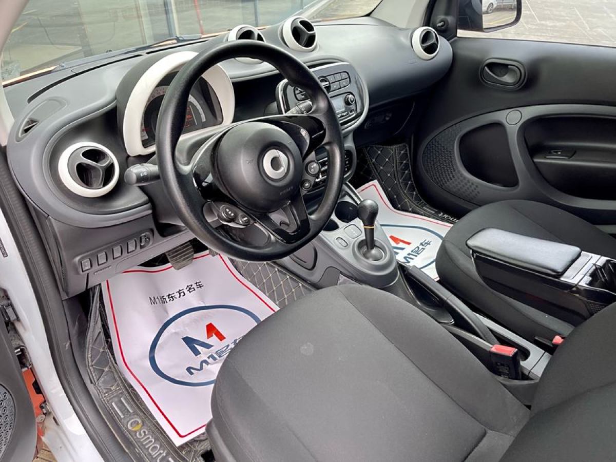 smart fortwo  2015款 1.0L 52千瓦硬頂靈動(dòng)版圖片