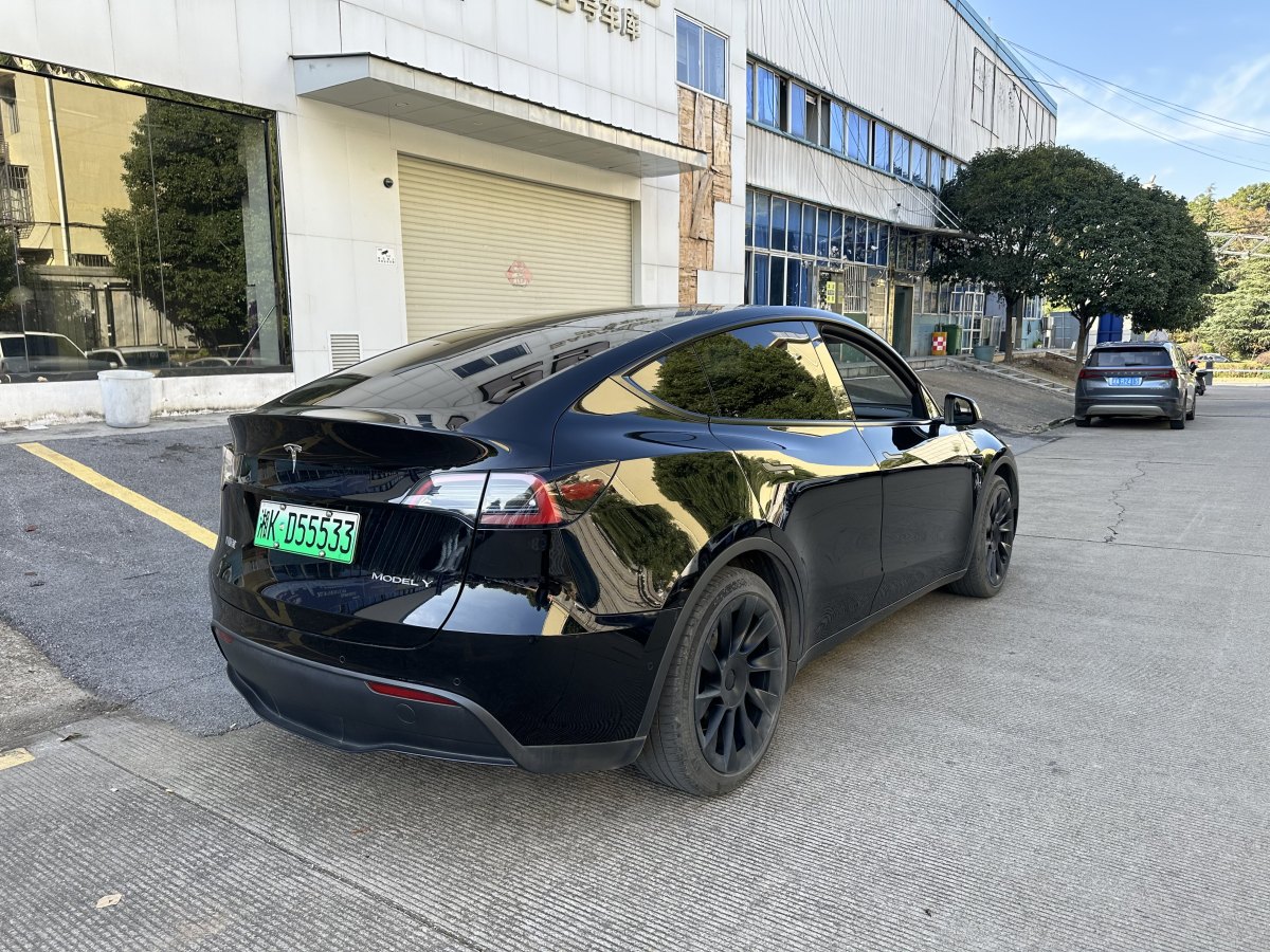 特斯拉 Model 3  2022款 后輪驅(qū)動版圖片