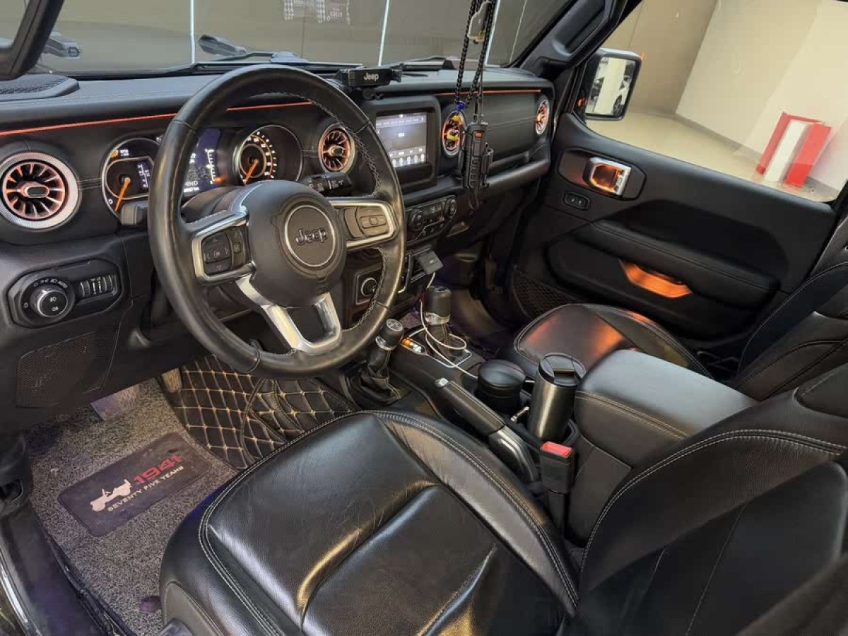 Jeep 牧馬人  2019款 2.0T Sahara 四門版 國VI圖片