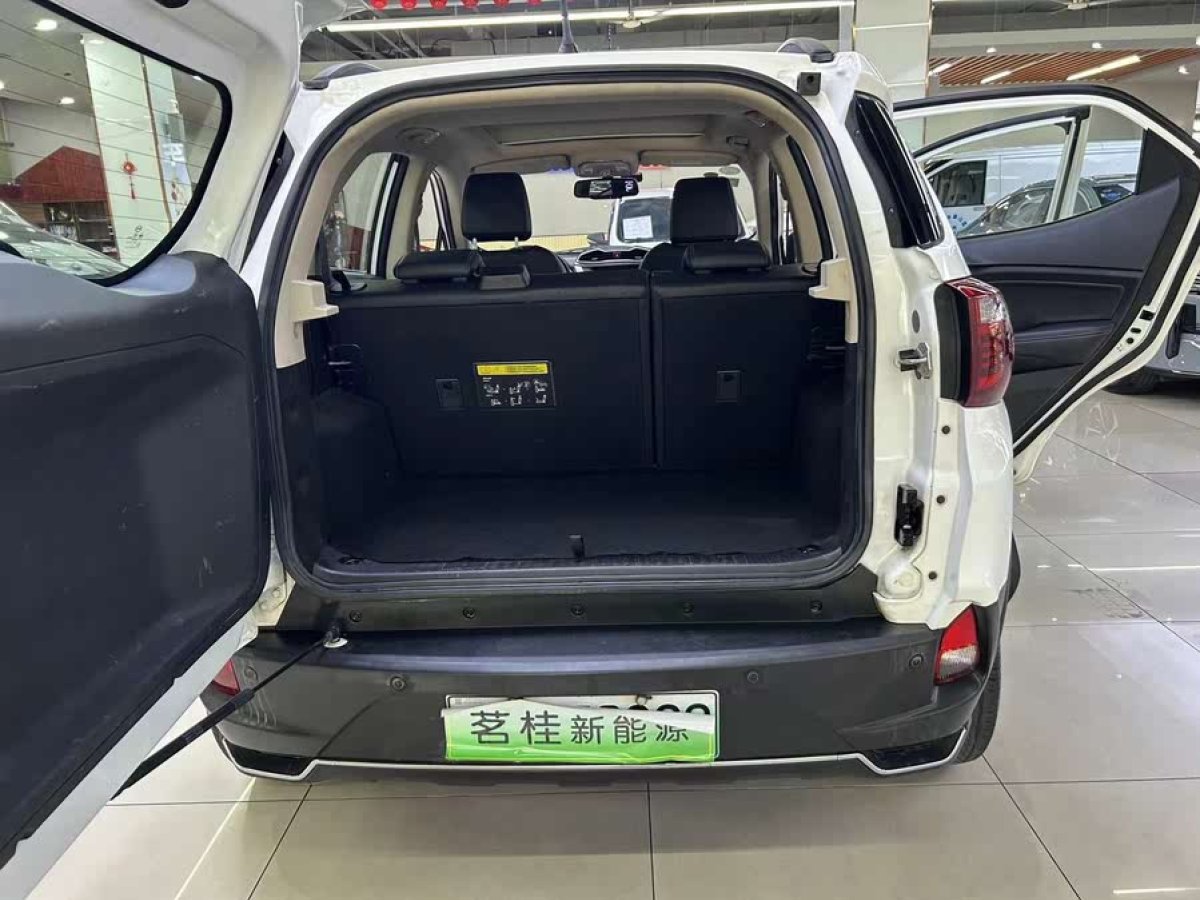 比亞迪 元新能源  2018款 EV360 智聯(lián)炫酷型圖片