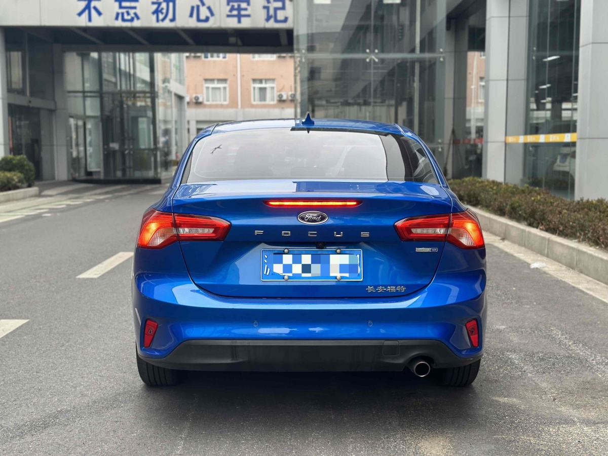 福特 ?？怂? 2019款 三廂 EcoBoost 180 自動(dòng)鋒潮型圖片