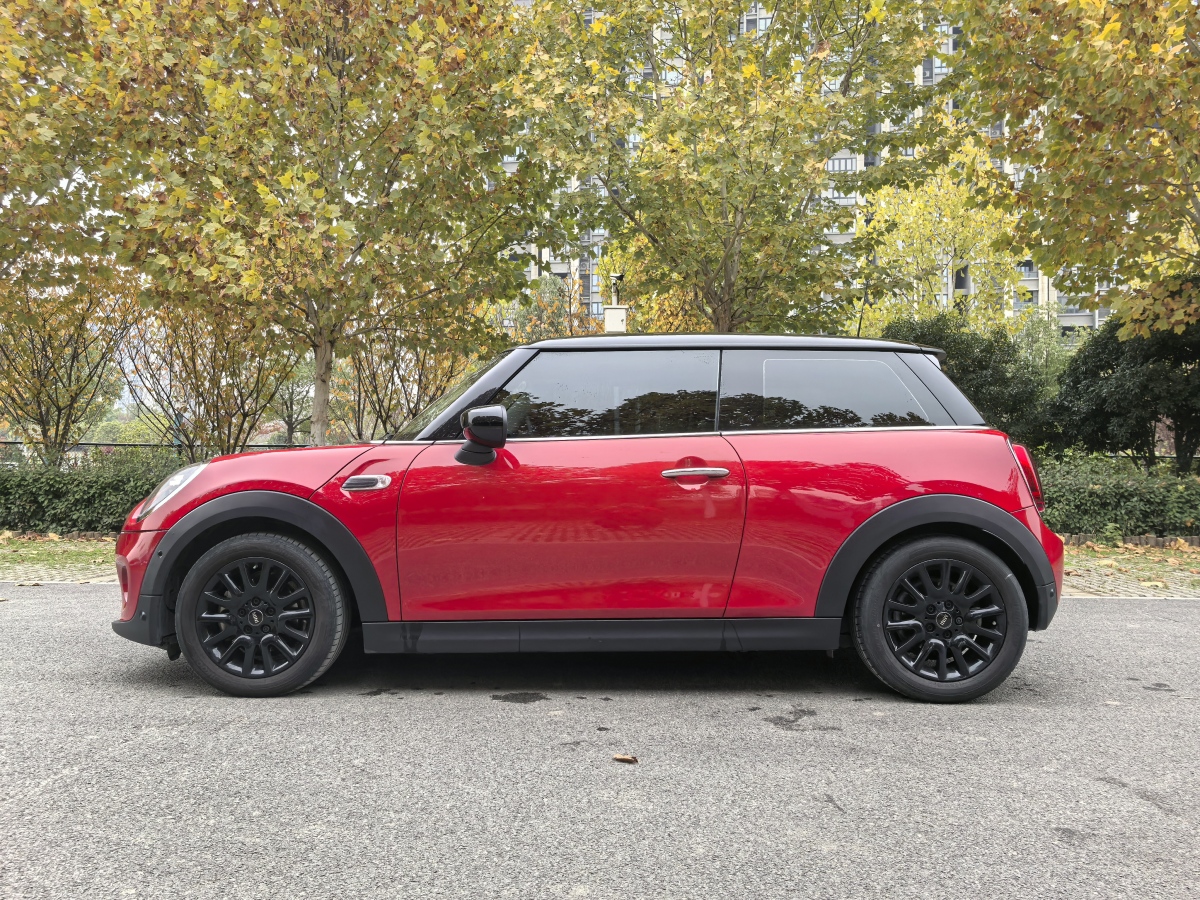 MINI MINI  2021款 1.5T COOPER 經(jīng)典派圖片