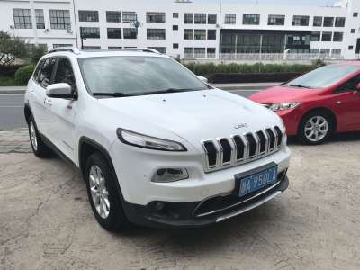 2017年9月 Jeep 自由光 2.4L 領(lǐng)先智能版圖片