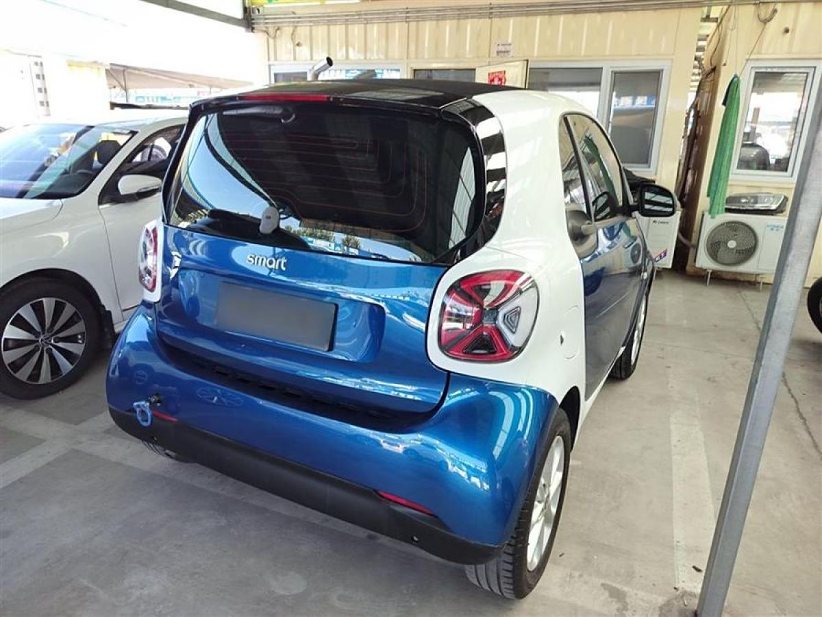 smart fortwo  2015款 1.0L 52千瓦硬頂靈動(dòng)版圖片