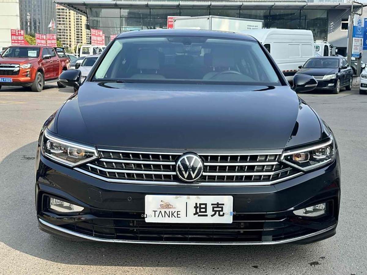 大眾 邁騰  2023款 200萬(wàn)輛紀(jì)念版 330TSI DSG領(lǐng)先型圖片