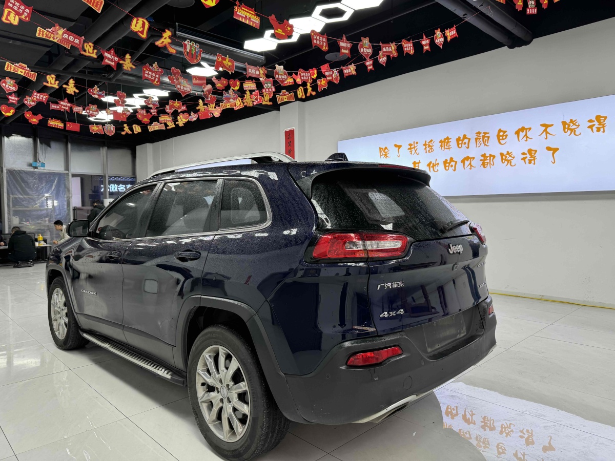 Jeep 自由光  2016款 2.4L 優(yōu)越版圖片