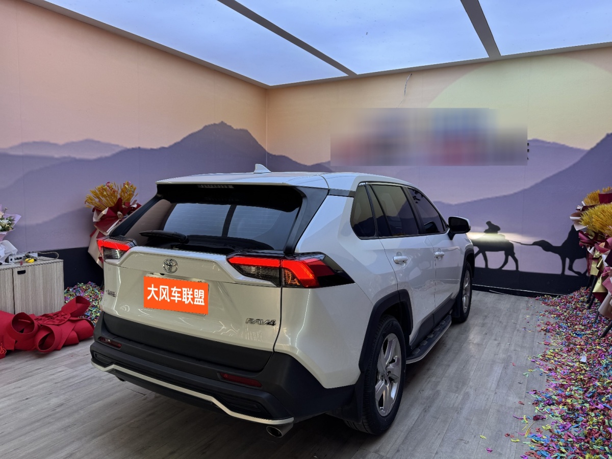 豐田 RAV4  2018款 榮放 2.0L CVT兩驅風尚版圖片