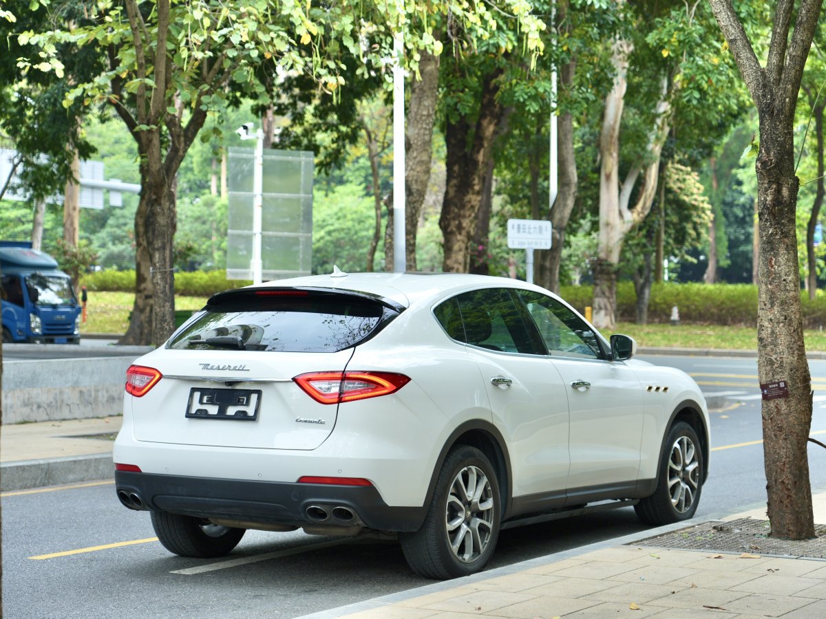 瑪莎拉蒂 Levante  2018款 3.0T 350Hp 標(biāo)準(zhǔn)版圖片
