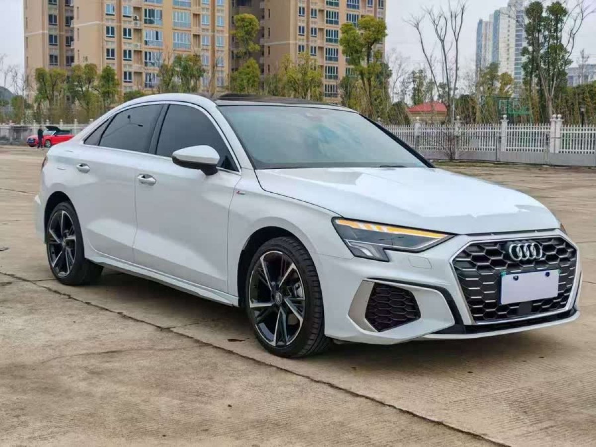 奧迪 奧迪A3  2022款 A3L Limousine 35 TFSI 時(shí)尚運(yùn)動(dòng)型圖片