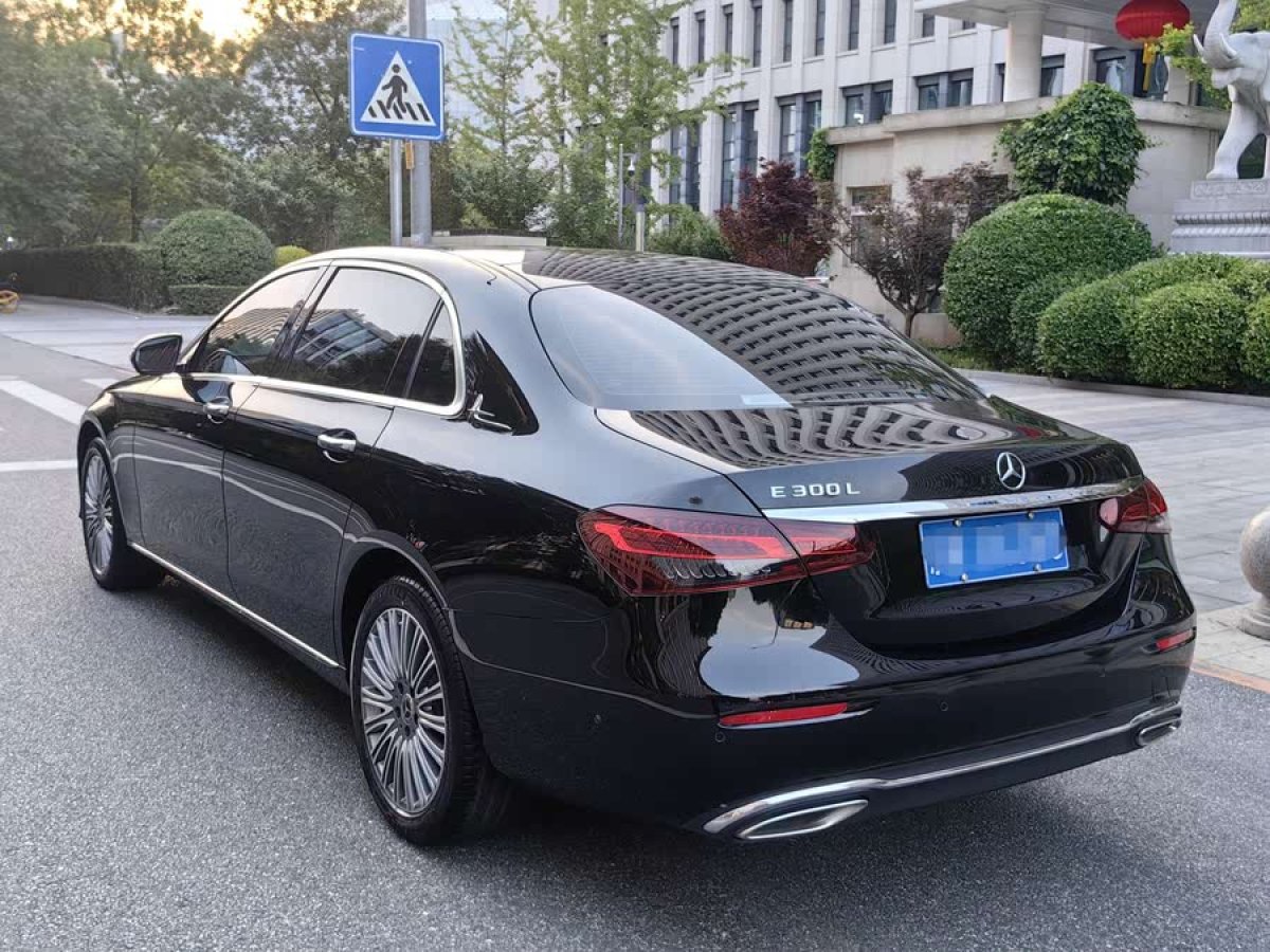 奔馳 奔馳E級  2021款 改款 E 300 L 豪華型圖片