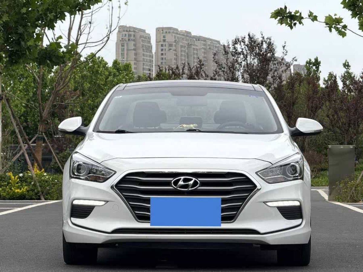 現(xiàn)代 名圖  2017款 1.8L 自動尊貴型DLX 國VI圖片
