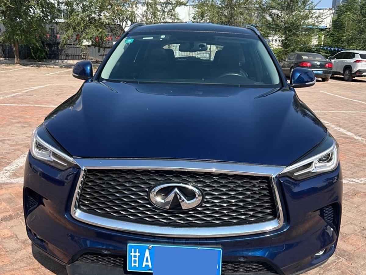 英菲尼迪 QX50  2018款 2.0T 兩驅(qū)時(shí)尚版圖片