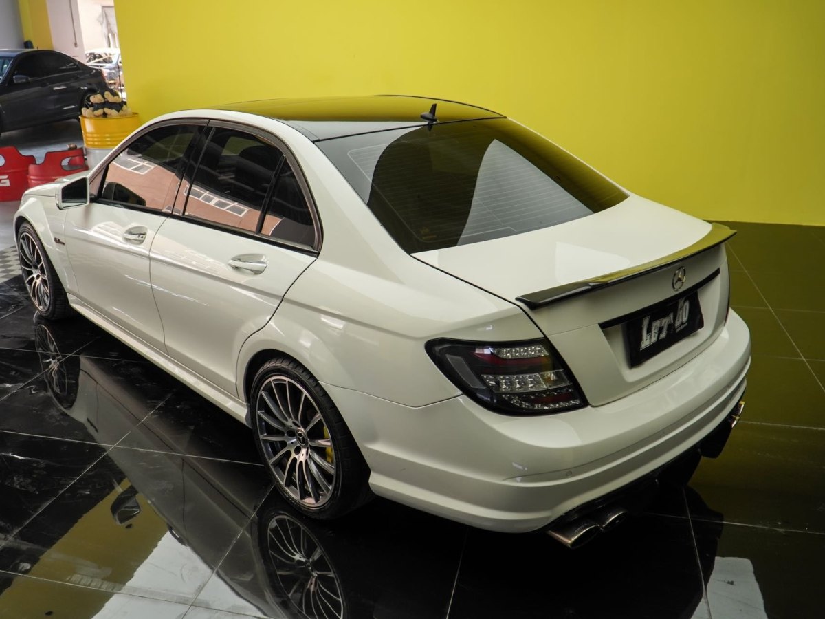 奔馳 奔馳C級(jí)AMG  2009款 AMG C 63 動(dòng)感型圖片