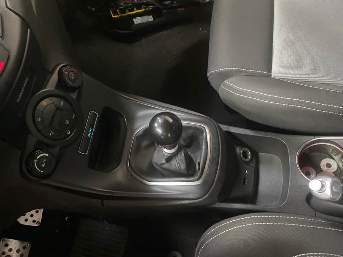 福特 ?？怂? 2013款 2.0T ST 橙色版圖片