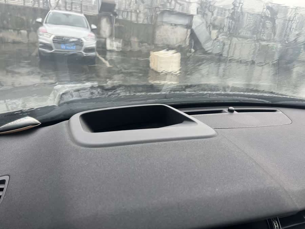 路虎 發(fā)現(xiàn)運動版新能源  2021款 P300e 性能科技版圖片
