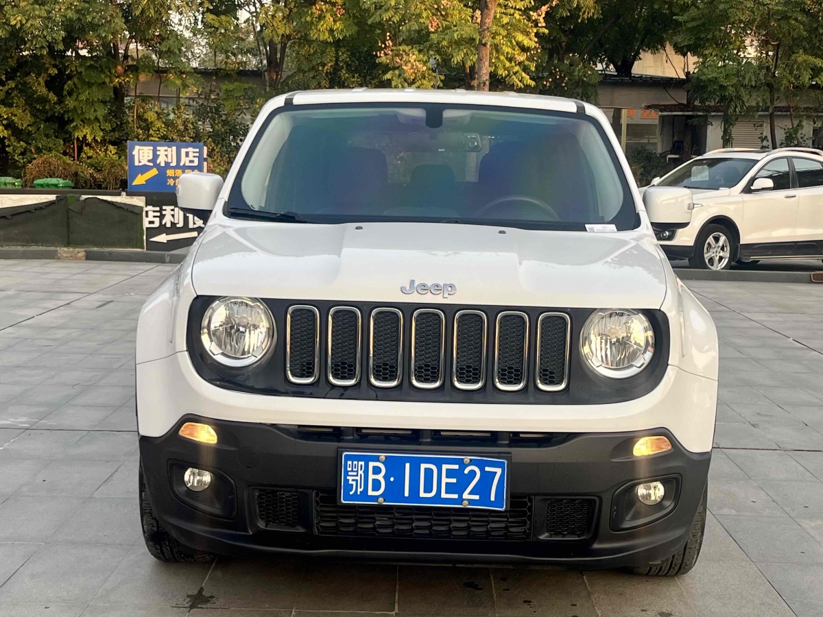 Jeep 自由俠  2018款 互聯(lián)大屏版 180T 自動(dòng)動(dòng)能版+圖片