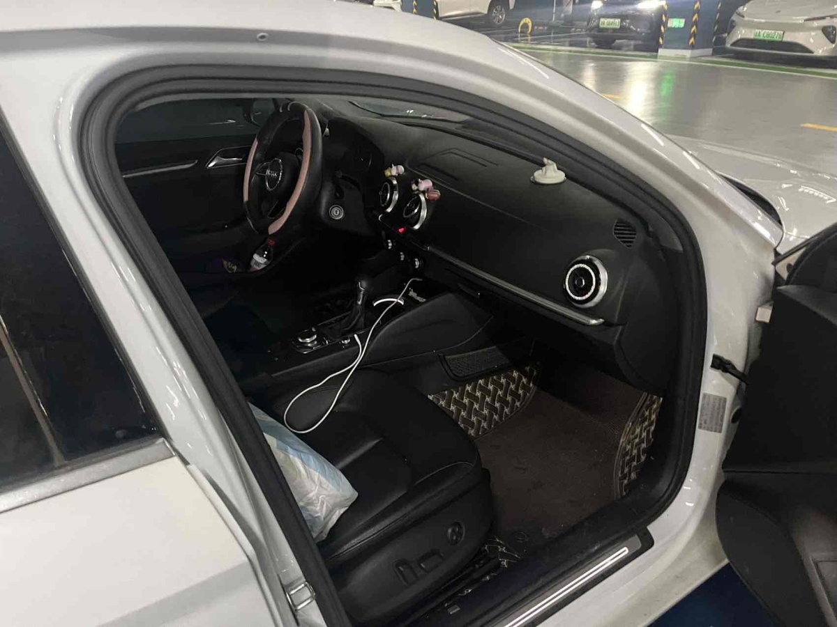 奥迪 奥迪A3  2018款 30周年年型 Limousine 35 TFSI 运动型图片