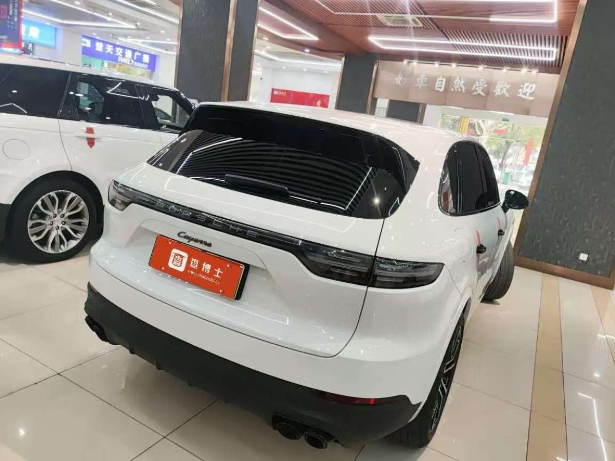 保時(shí)捷 Cayenne新能源  2023款 Cayenne E-Hybrid 2.0T 鉑金版圖片